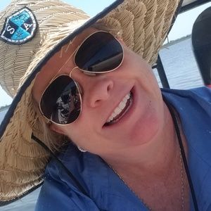 Meet your Posher, April